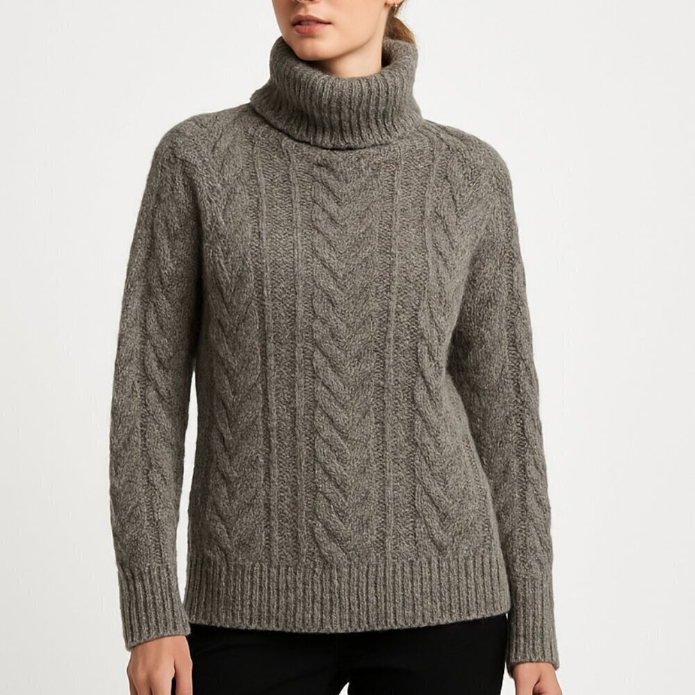 Banana Republic cozy knit turtleneck lambswool cable sweater women’s small gray